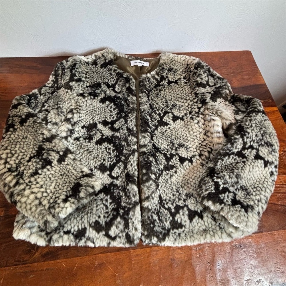 BB Dakota Jacket Womens Size XL Gray Black Snake Print Faux Fur Plush Lined